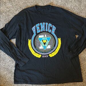 Brandy Melville Venice Long
Sleeve Shirt vintage look